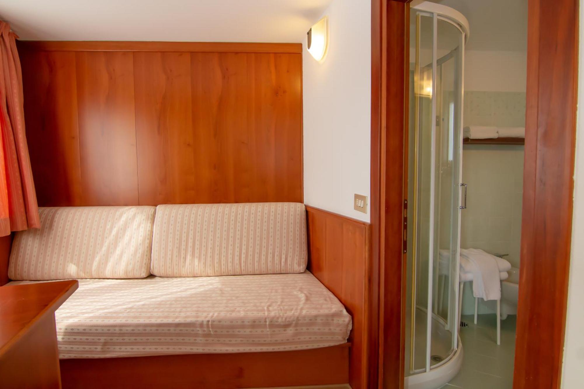 Hotel Miralago Bossico Pokój zdjęcie