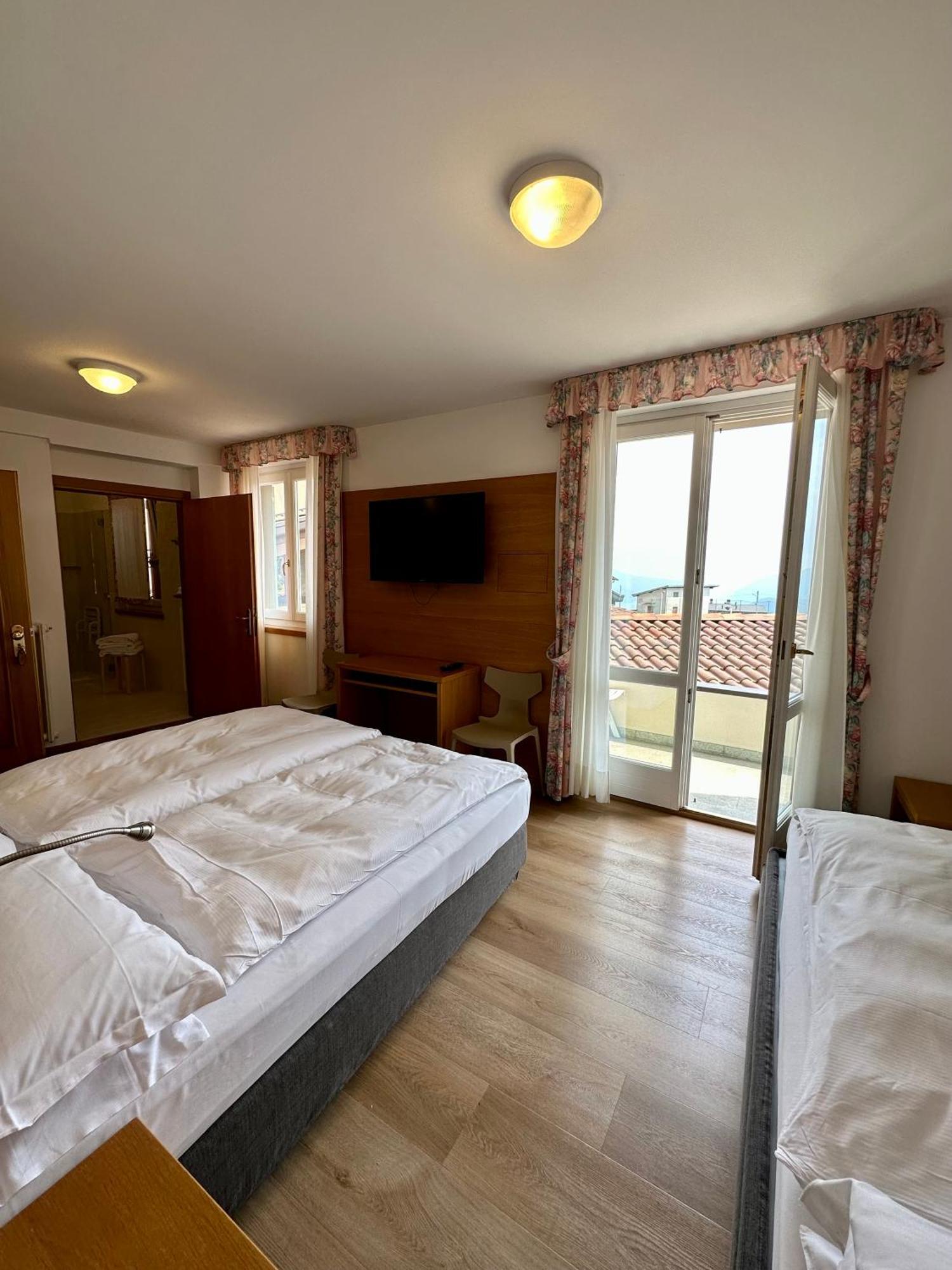 Hotel Miralago Bossico Pokój zdjęcie